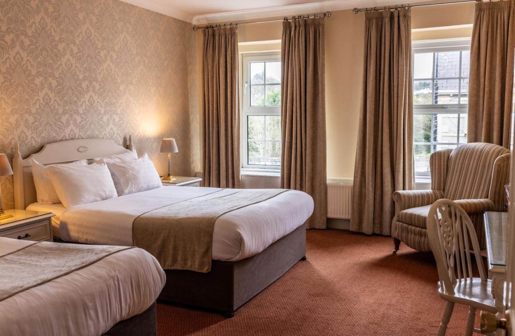 Kee'S Hotel Stranorlar Экстерьер фото