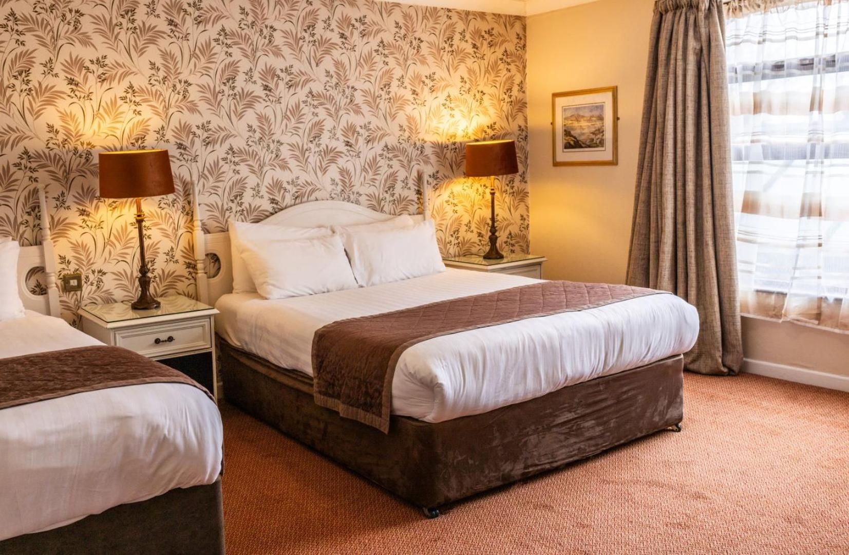Kee'S Hotel Stranorlar Экстерьер фото
